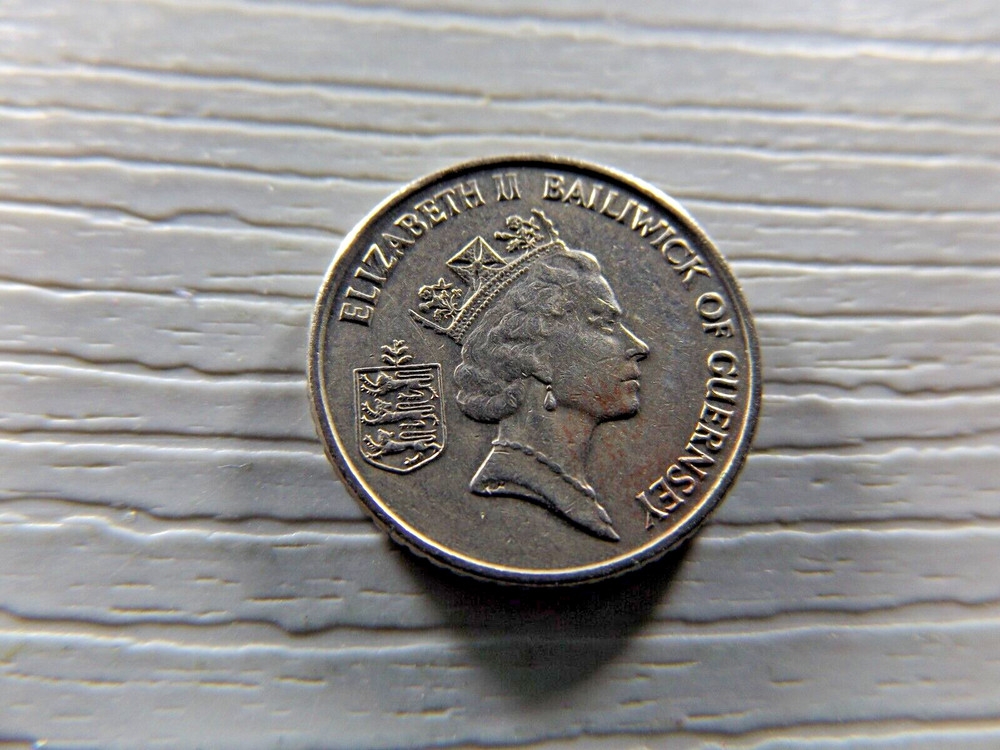 GUERNSEY 1990 5 Pence