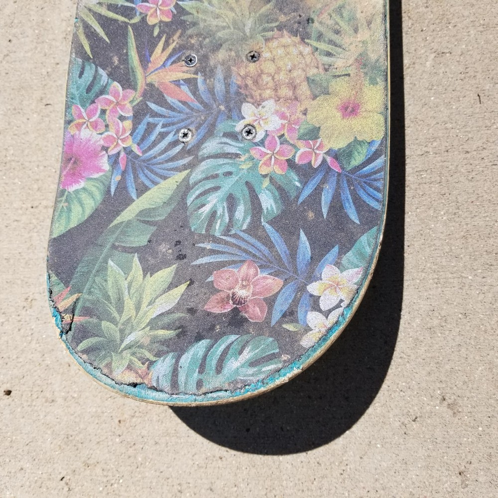 Skateboard 8" X 32"Complete Mini Logo? Slant Trucks