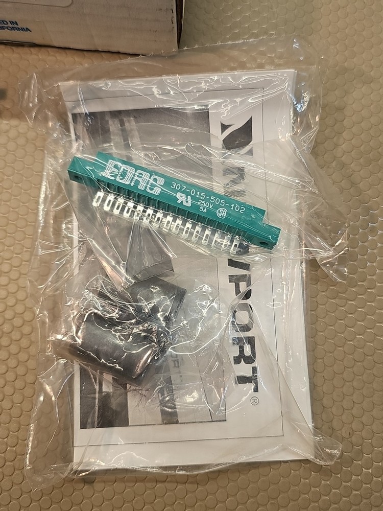 NEWPORT ELECTRONICS MODEL 215-4 VOLTMETER NEW