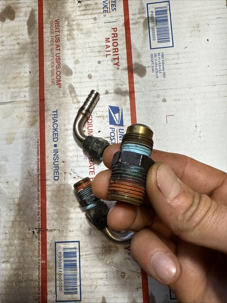 Volvo Penta engine oil system connectors