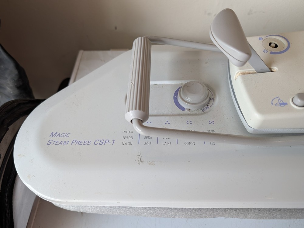 Singer CSP-1 Magic Steam Press Iron