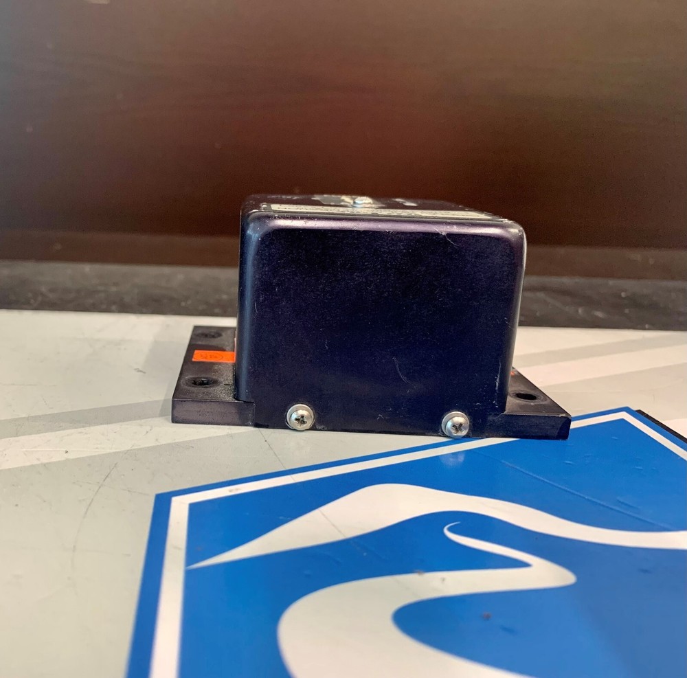 Impact Switch 28DCL1Z400 Removed Working