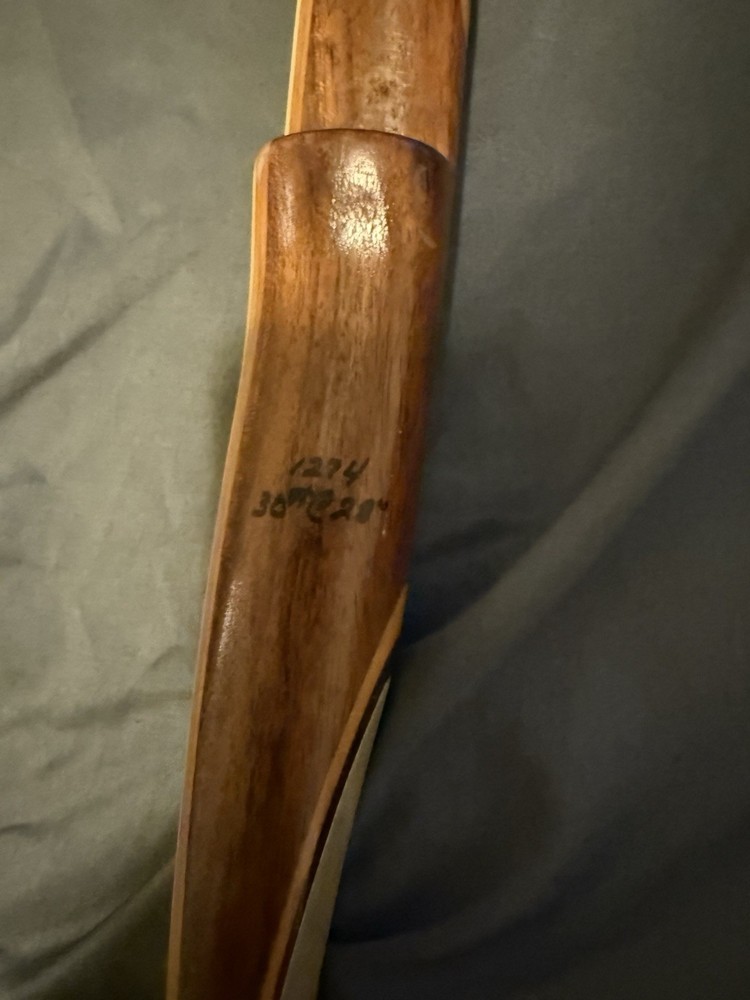 Black Hawk Wasp 30# @ 28” Recurve Bow