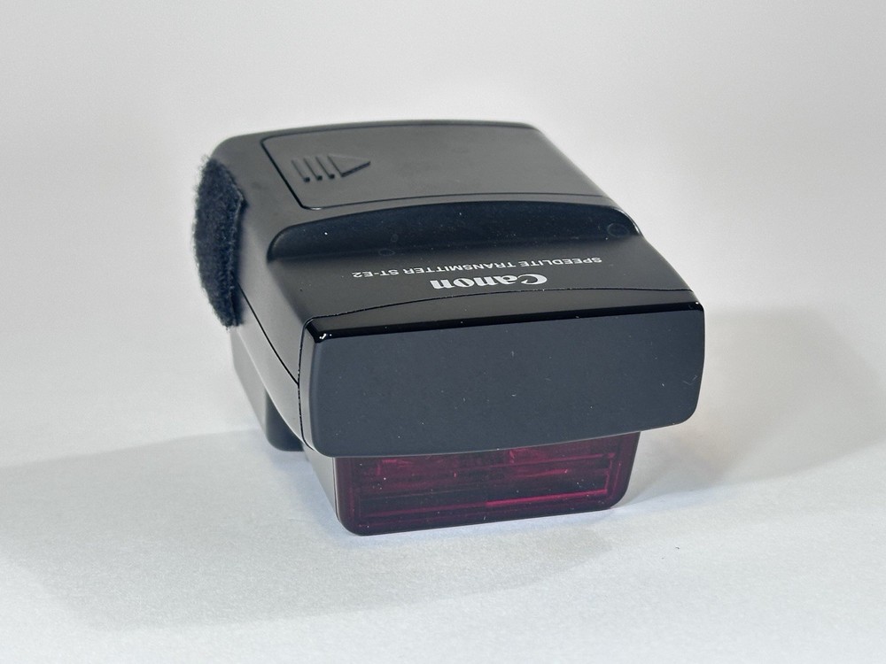 Canon Speedlite Transmitter ST-E2 Infrared Flash Controller w/ Case