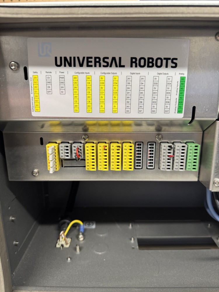 Universal Robots UR5 Controller CB3 with Teach Pendant 2015 — No Robot Arm
