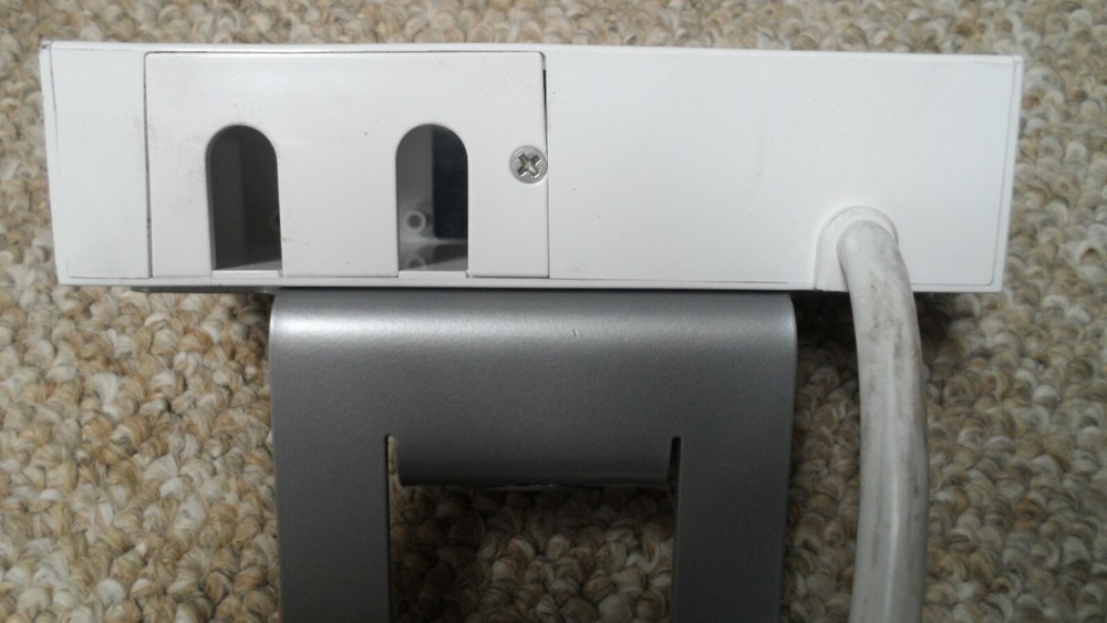 Knoll Systems Clamp on Outlet 202. 2 Plug Outlets, Cable, Mount & Dataport Space