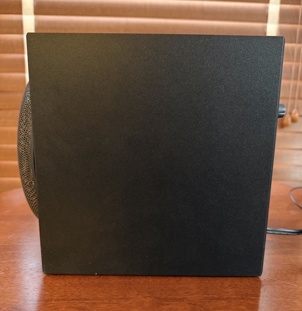 Labtec LCS-2424 Vintage Multimedia Stereo Computer Speakers System