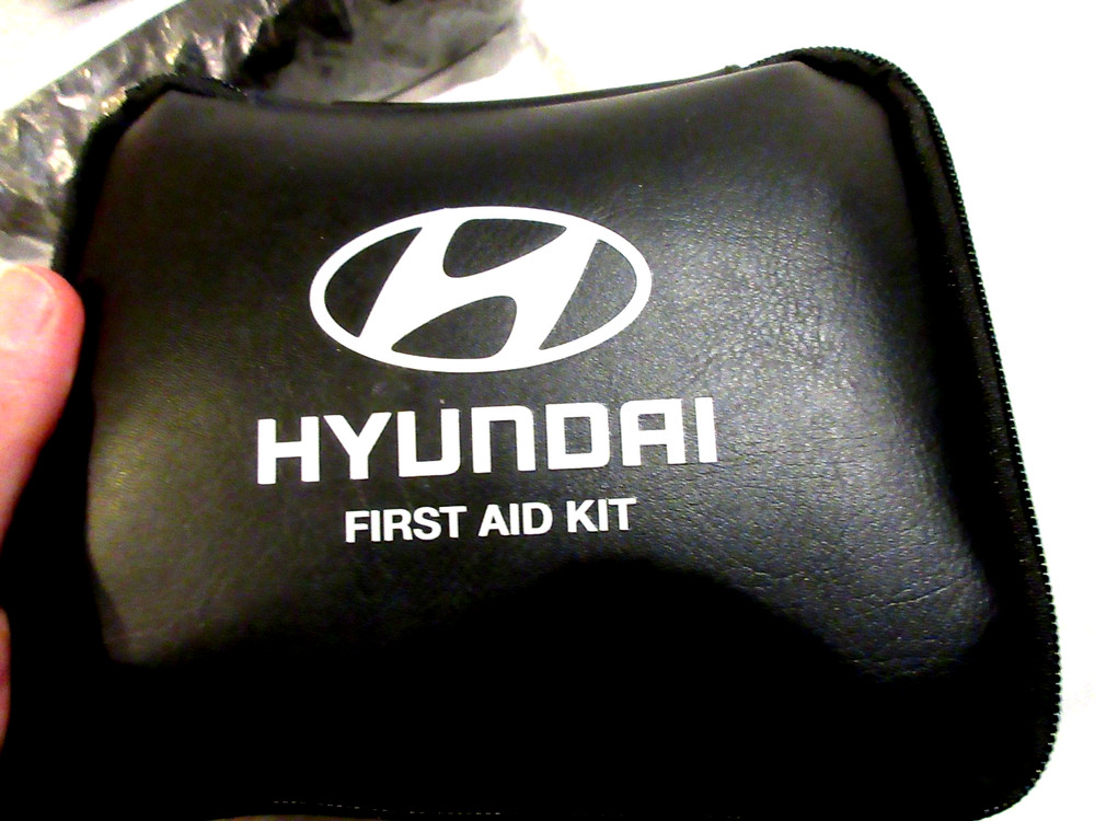 Hyundai First Aid Kit & 2-Cargo Nets