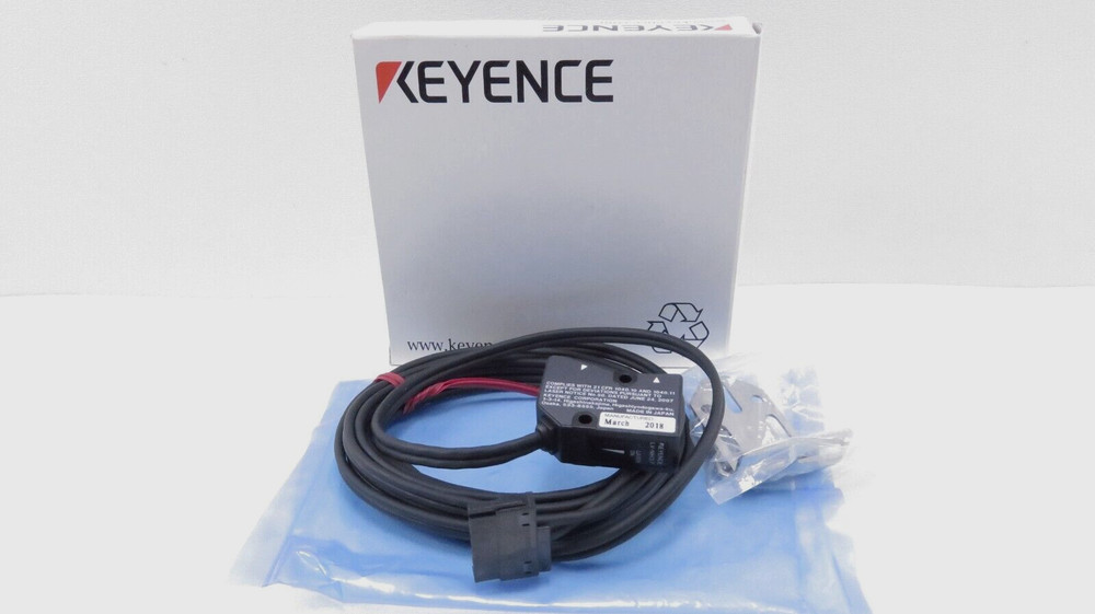 Keyence LV-NH37 Laser Proximity Sensor