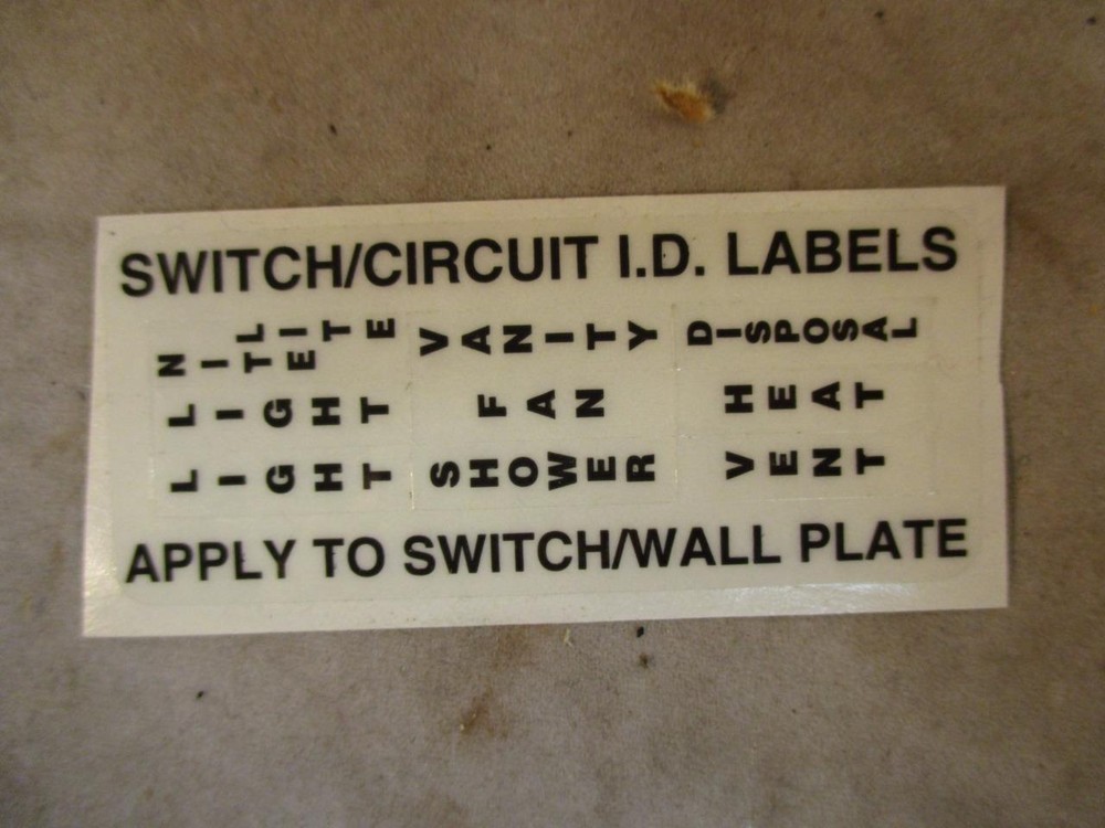 Cooper 3282V Combination Single Pole Double Switch w/ Ground 15A 120V