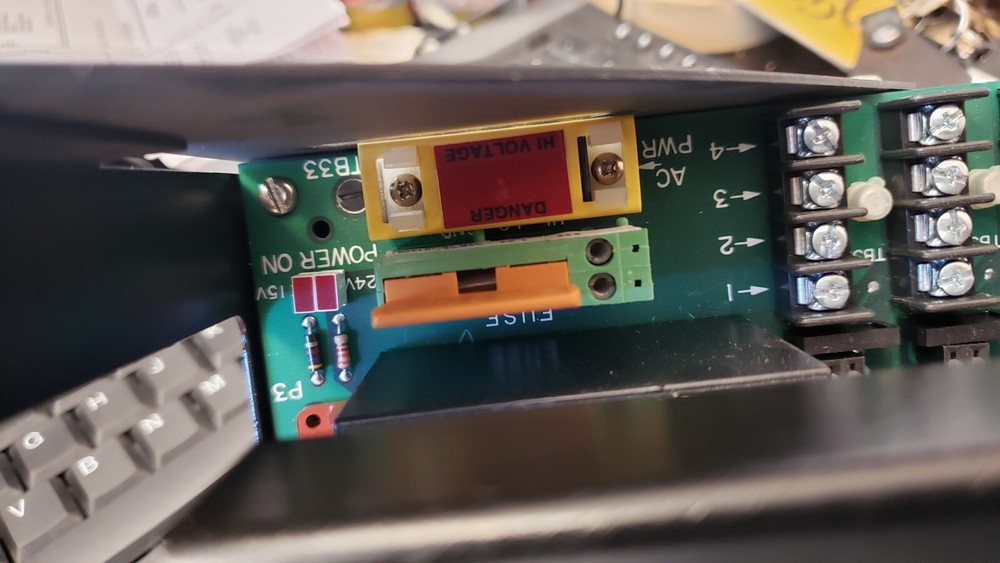 ANALOG DEVICES 3B01 16CH BACKPLANE MULTIPLEXER SYSTEM ( E1-2)