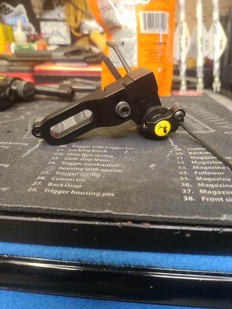 Trophy Ridge Sync Arrow Drop Away Rest Compound Archery Rest-LF-ARE310R. Left