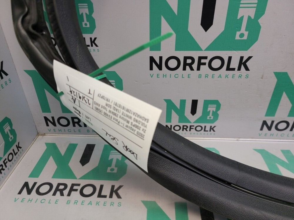 Jaguar I Pace X590 Front Left Door Seal