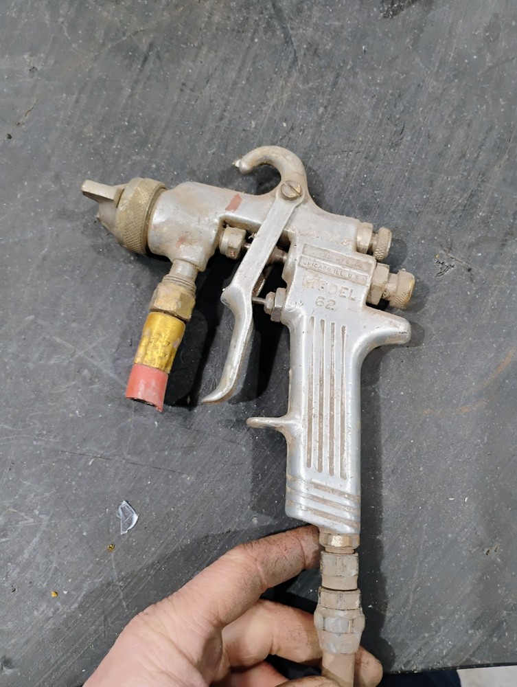 Binks Model 62 paint gun used, everything works freely