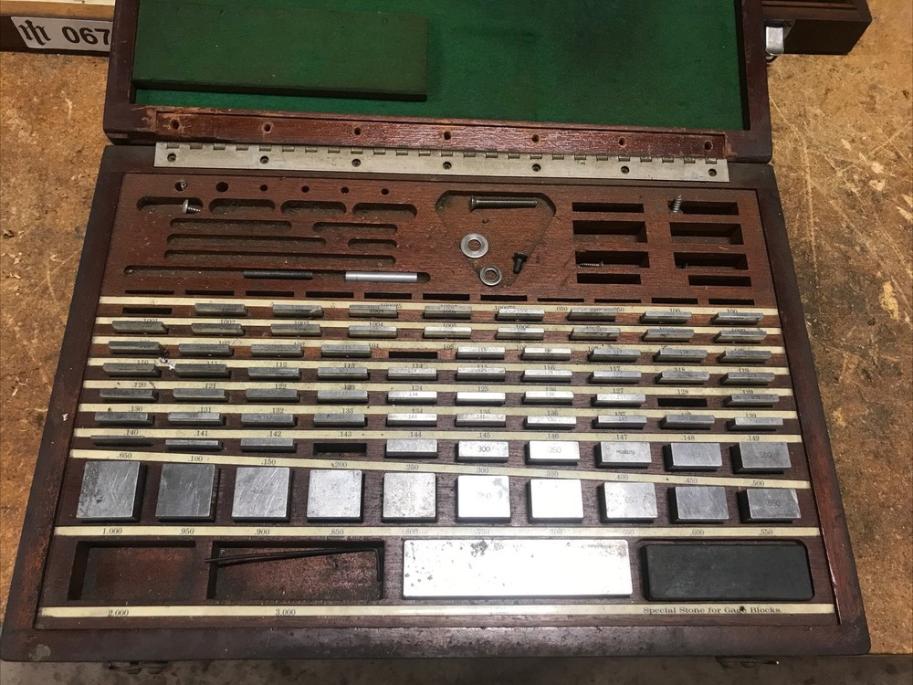 ELLSTROM DEARBORN RECTANGULAR GAGE BLOCK SET 75 PCs Broken Lid