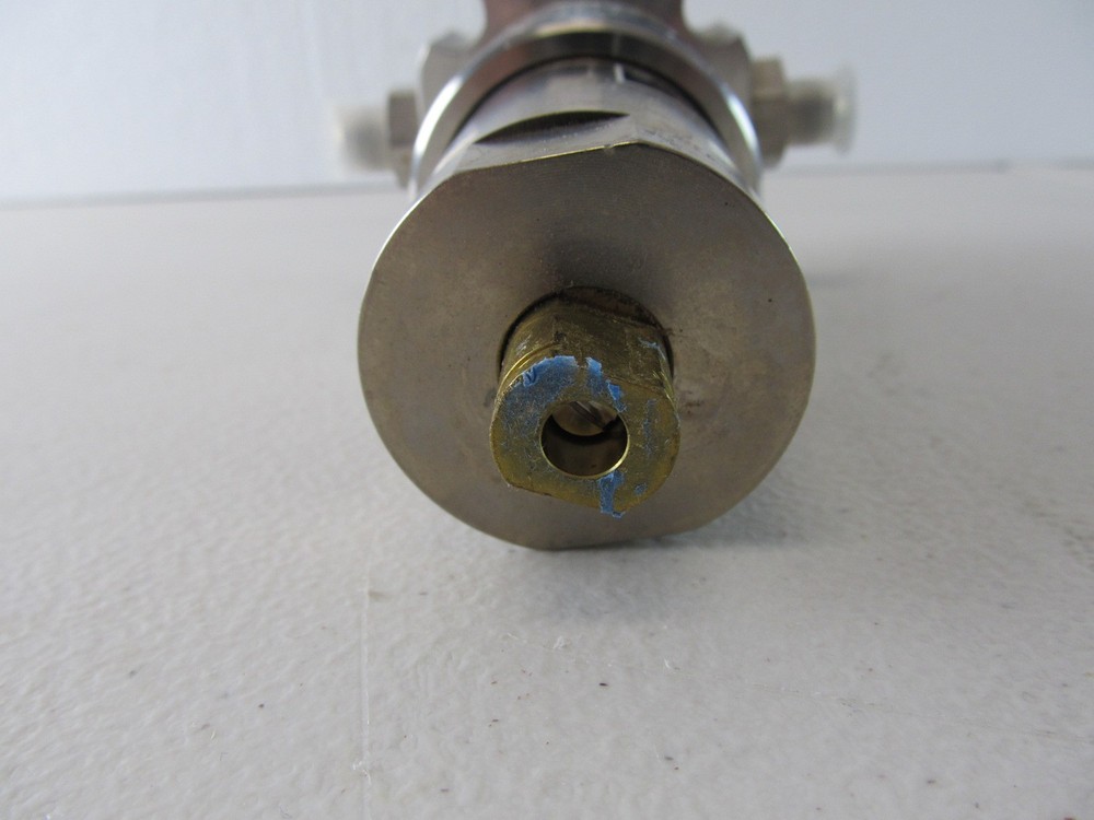Tescom 44-1325-3082-295 Regulator, Input 4500psi Max, Output 1000psi Max