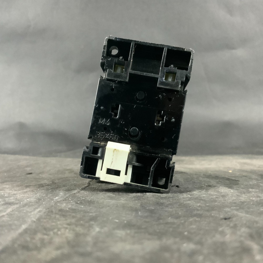 KLOCKNER MOELLER DILR40 CONTACTOR ($40 OBO)