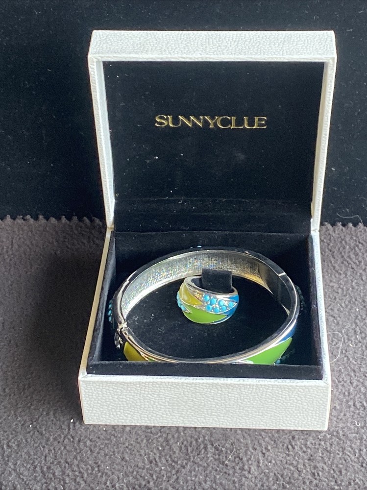 Sunnyclue Bracelet (Which Opens) And Ring Set.