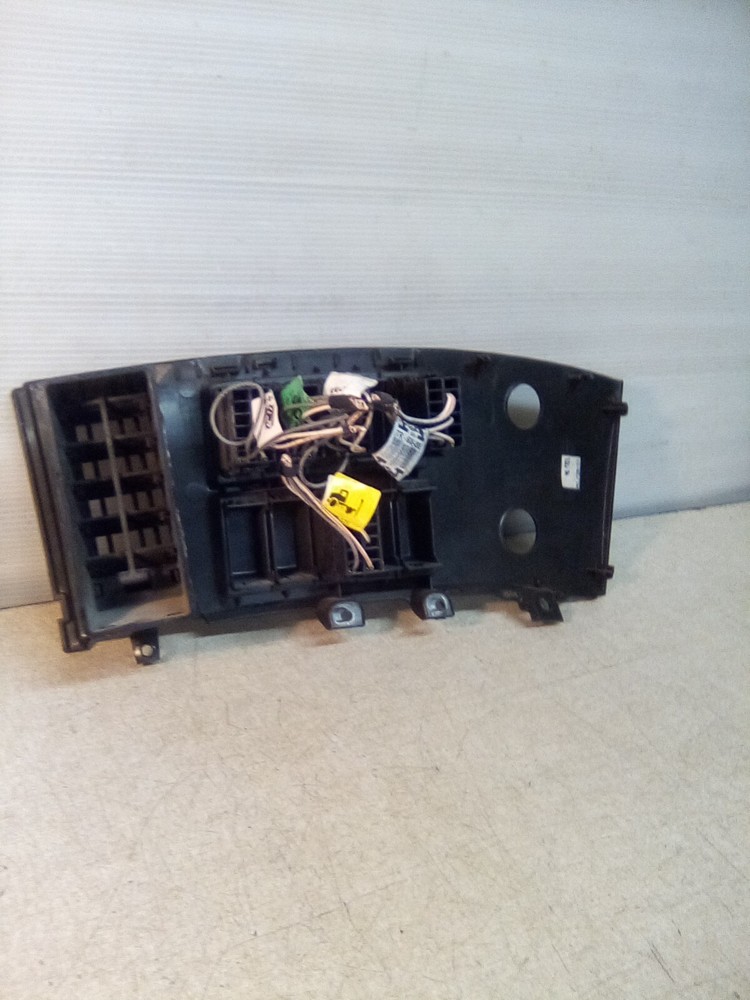 Volvo VNL 82756001 Dashboard Switch Panel