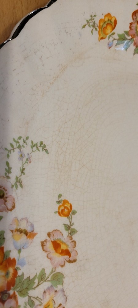 Sebring Petunia 11" Platter Scalloped
