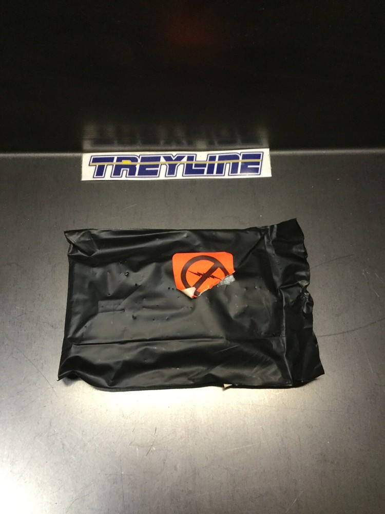 NEW, JOHNSON CONTROLS, ANT-103-0, ANALOG TEMPERATURE MODULE. (23H-3)