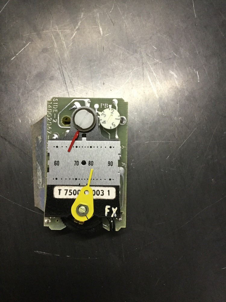 NEW, HONEYWELL, T7500A-1003, ELECTRONIC TEMPERATURE CONTROLLER, (18B-3)