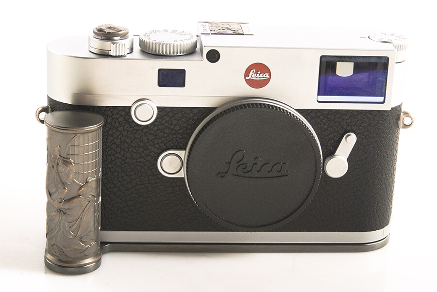 New Brass Hand Grip In Embossed Pattern For Leica M10