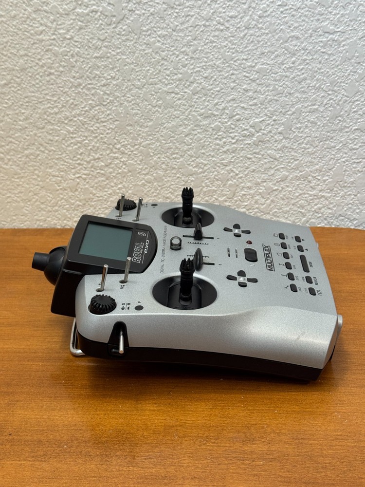 Multiplex Royal Evo 7 HFMS-72 Digital RC System Transmitter, No Antenna/Battery