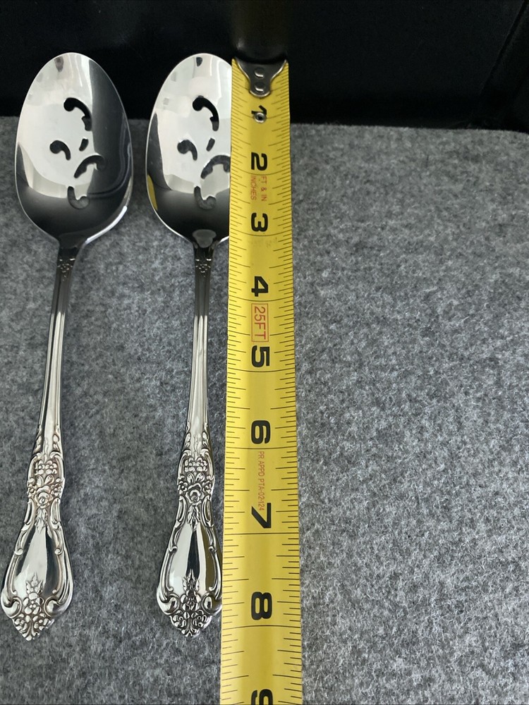 2 Oneida Distinction KENNETT SQUARE Stainless HH Pierced Serving Spoons Flatware
