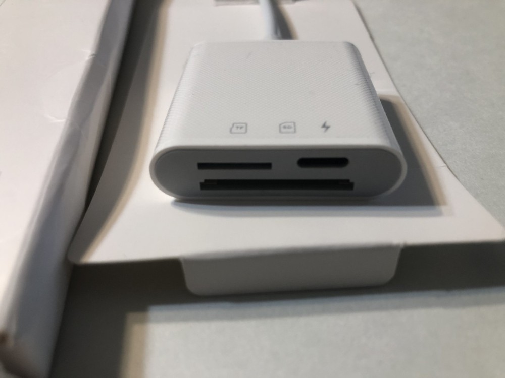 Lightning to SD/TF Camera Multi Function Adapter S-309