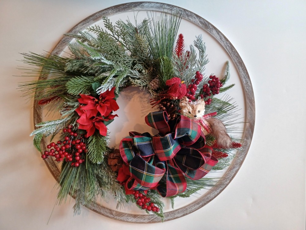 Rustic Cardinal's Christmas Wreath - 18"
