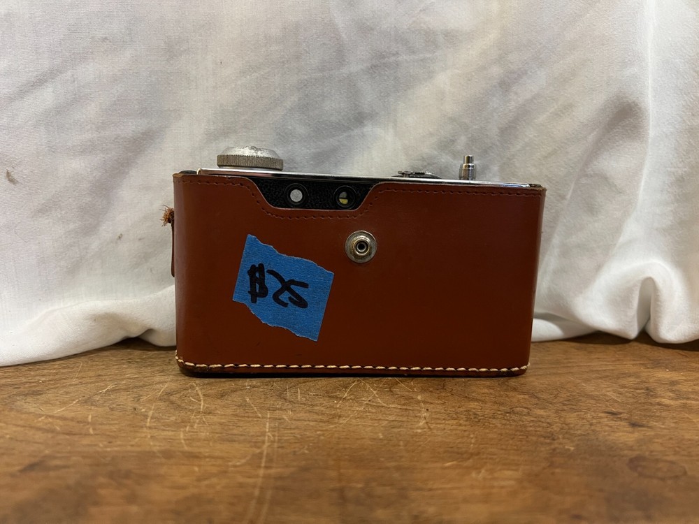 - Vintage UNTESTED - Argus: C3 w/ Leather Case