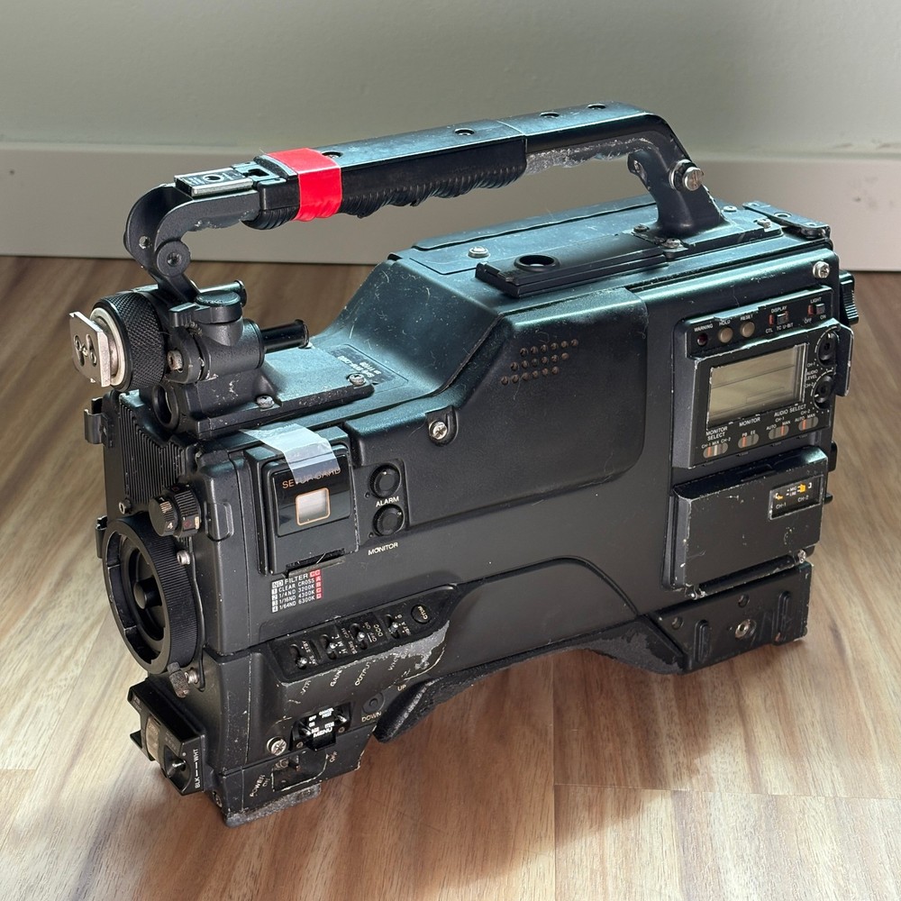 Sony Betacam BVW-D600 - Powers On