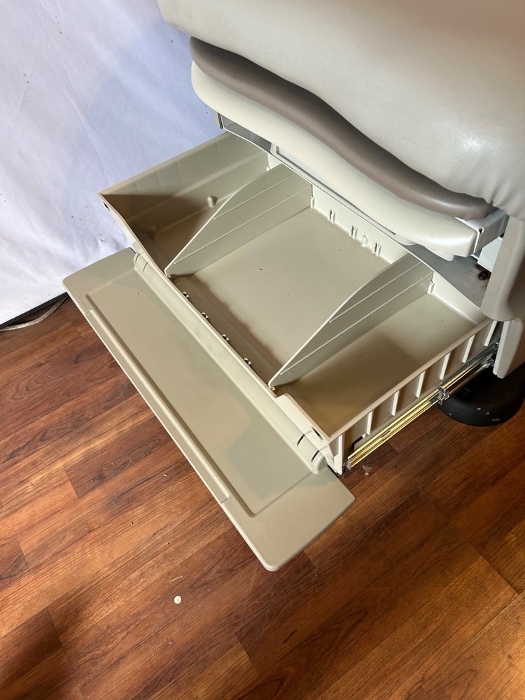 Midmark 625-001 Power Exam Table