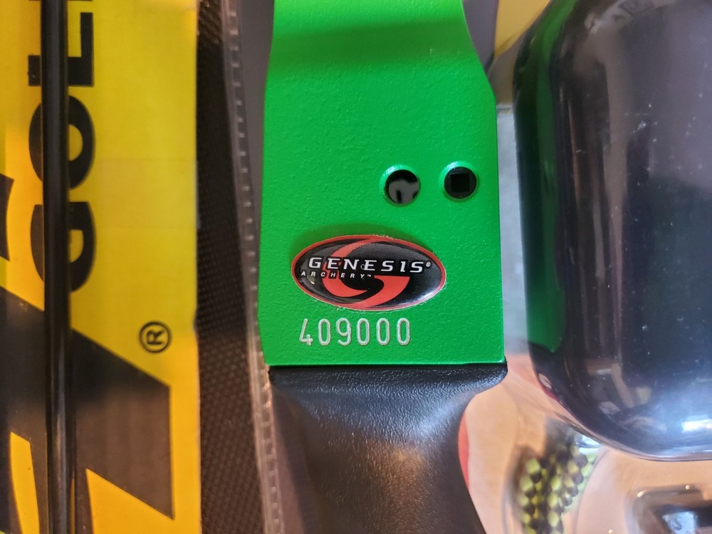 Loaded Genesis by Mathews Compound Bow - LH - 20# Max Variable Draw Length