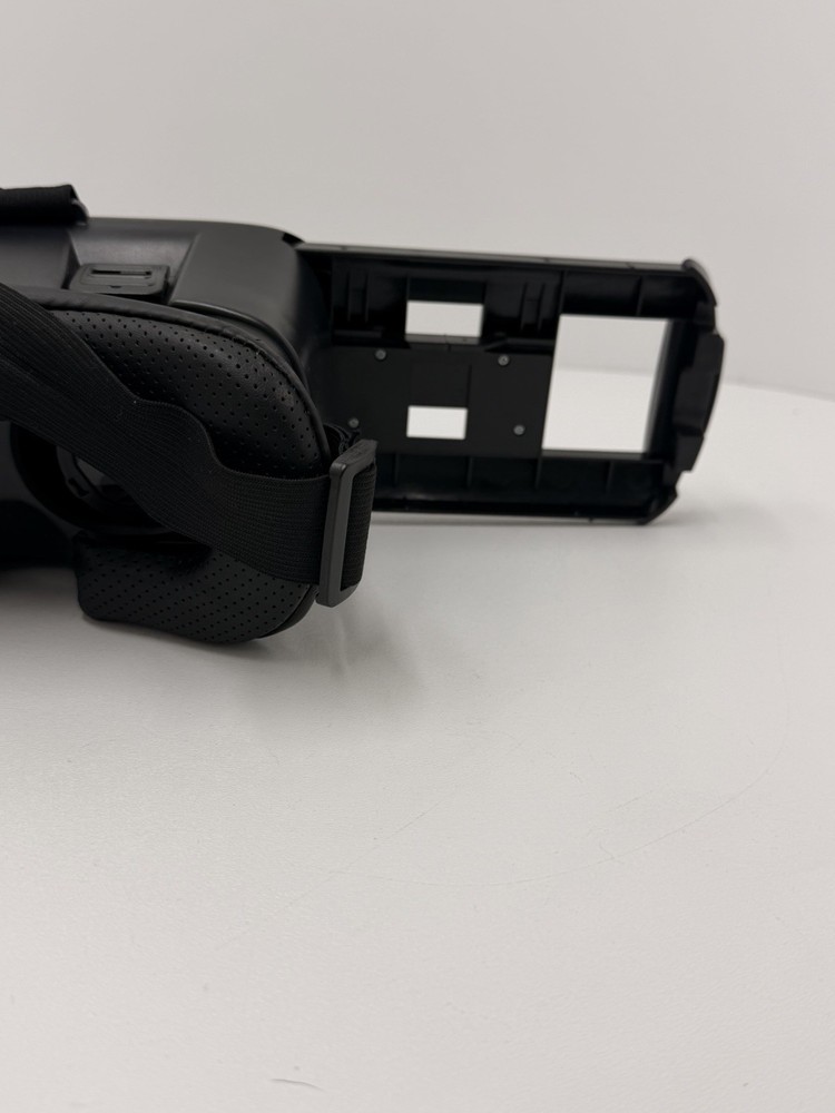 Batman VRSE VR Headset w Batarang Controller DC Smartphone VR System Set