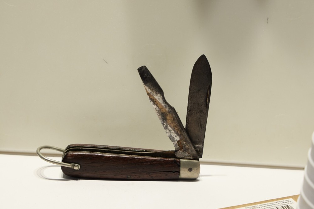 Vintage Kuttmaster 2 Blade Pocketknife