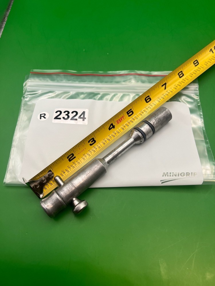 Autococker Bolt