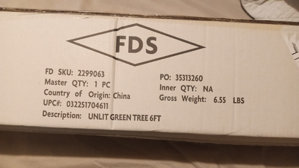 6ft Unlit green Christmas tree 446 tips