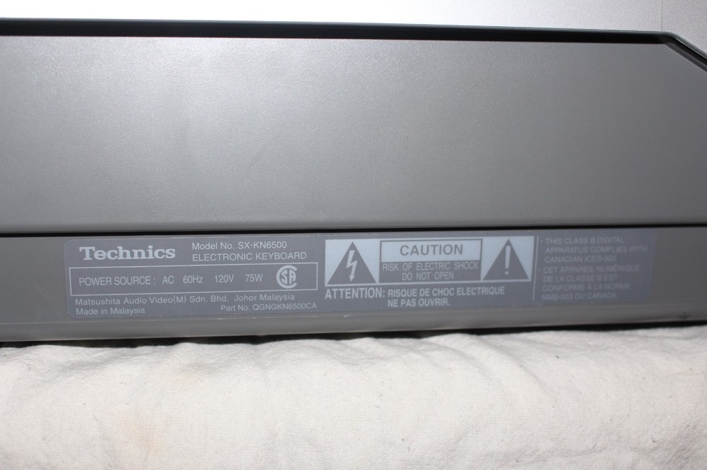 Technics SX KN6500 Digital Keyboard Workstation with extras