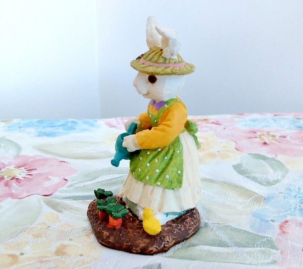 BUNNY FIGURINES GARDENING