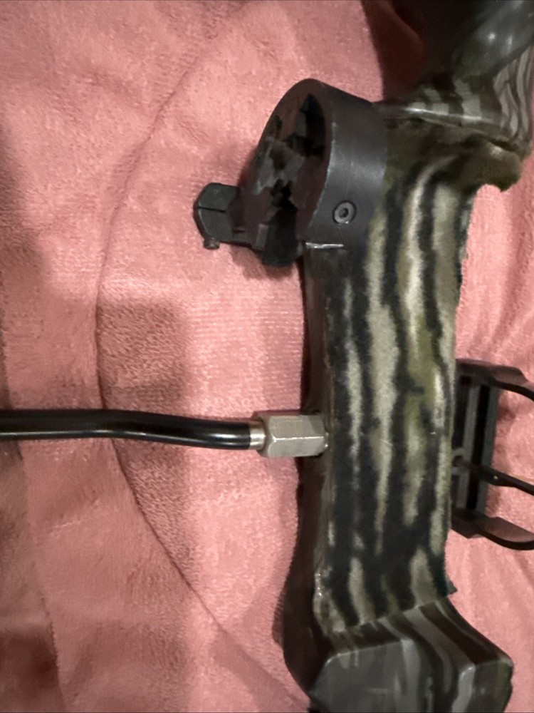 Bear Legit 70lbs bow with soft case