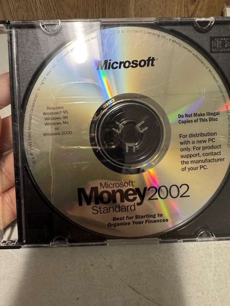 Microsoft Money 2002 Standard PC CD Financial Software Windows 95 98 ME 2000