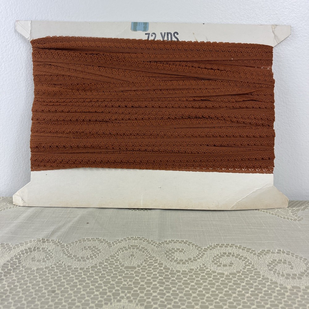 Minnesota Fabrics 1/4” Lace Seam Binding Rust
