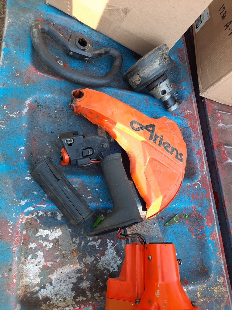 Ariens Push Button Auto Start Model Lt210e String Weed Trimmer Parts Powerhead