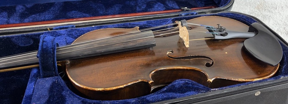 KRUTZ KC Strings KC Series CEE 4/4 Full Size Violin with Hard Case & Bow