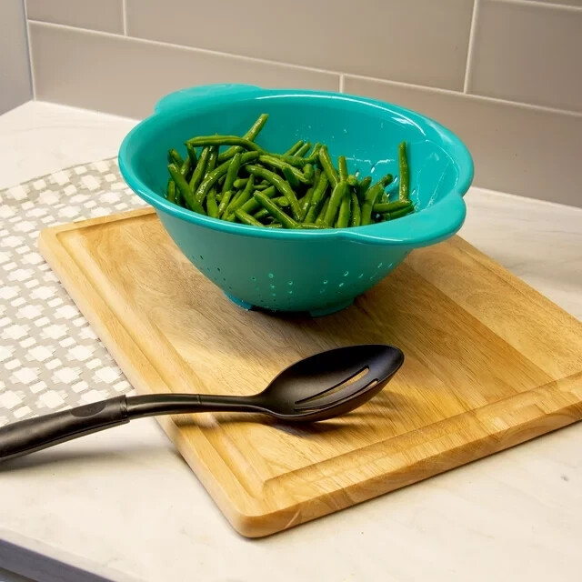 Colander 4 Quart Teal Polypropylene Plastic dishwasher safe strainer