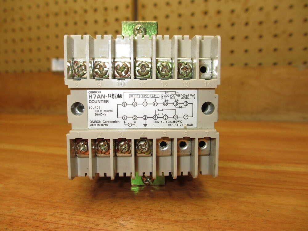 Omron H7AN-R6DM *USED POWERS UP* Panel Meter Counter
