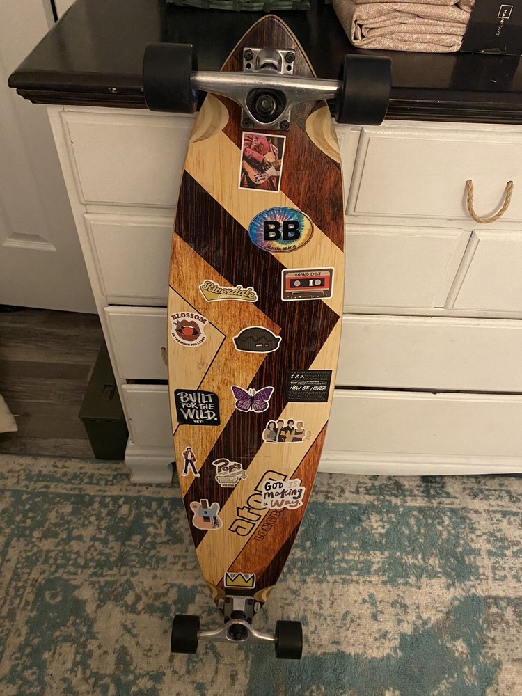 Atom Longboard Slightly Used Around five times Aprox 44”