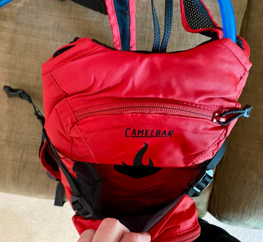 Camelbak Mini Mule 50oz Hydration Backpack Black/Flames Kids Size With Bladder